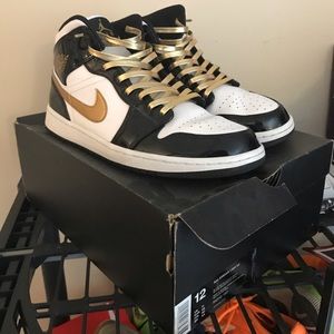 Jordan “Patent” 1 Mids